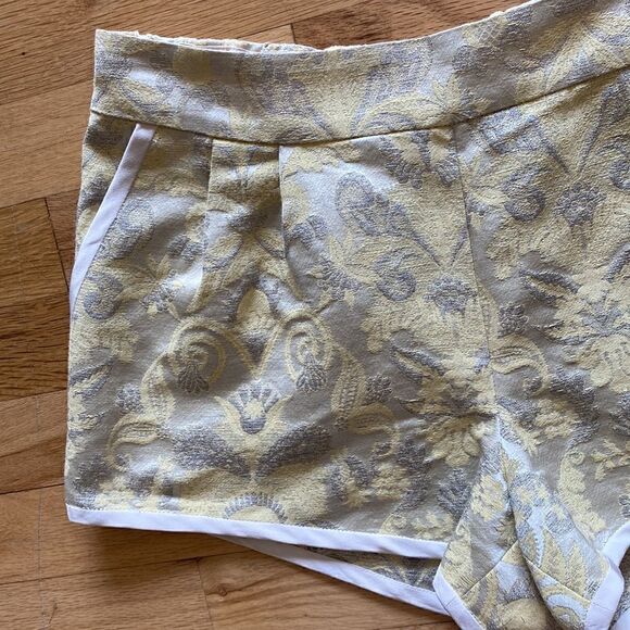 Aritizia Wilfred Flower Jacquard Yellow Silk Pull On Shorts Size 6 - Picture 4 of 12
